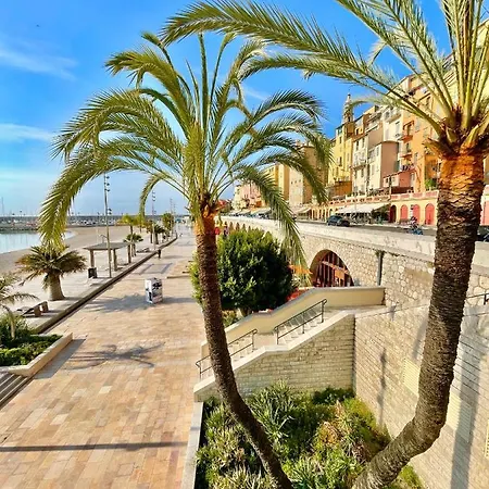 Family House Vue 芒通