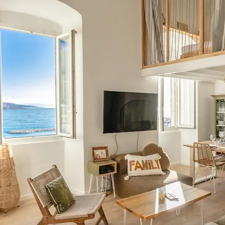 Family House Vue Апартаменты *